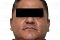 Sentencian a dos polic&iacute;as corruptos