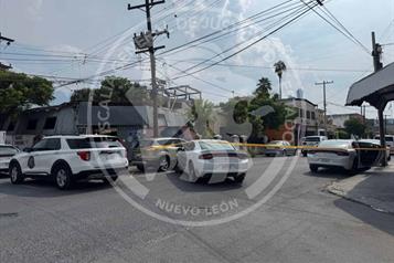 Catean casa en busca de armas y drogas