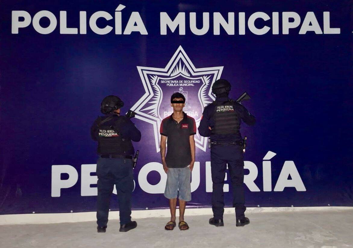 En el momento en que presuntamente desmantelaba una motocicleta con reporte de robo, un menor de edad fue detenido por elementos de la Polic&iacute;a de Proximidad de Pesquer&iacute;a.