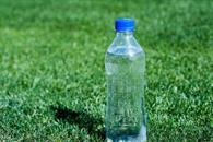 Proh&iacute;be FIFA llevar botellas de agua rellenables a la Copa del Mundo