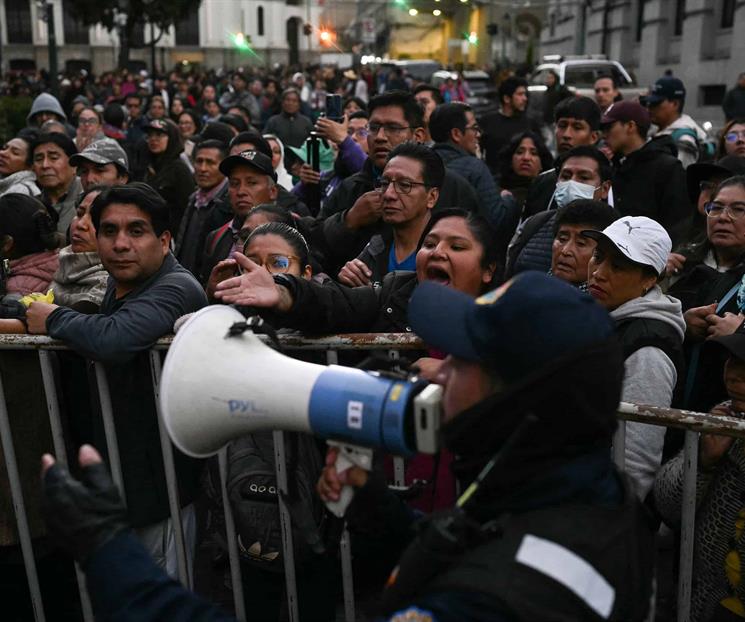 Busca Rodrigo Paz levantar bloqueos con apoyo militar