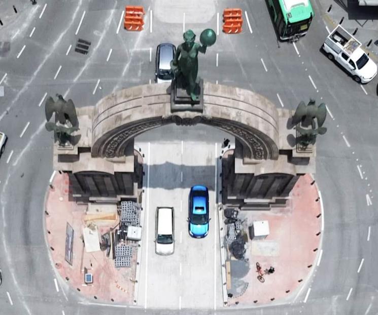 Reabren carriles bajo el Arco de la Independencia