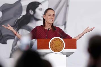 Reconoce Claudia Sheinbaum compromiso de productores de jitomate