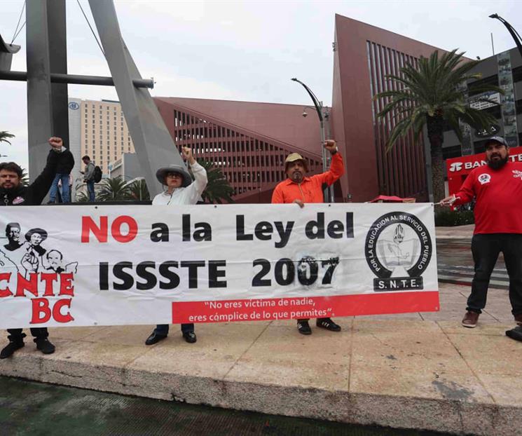 Confirma CNTE que huelga en Z&oacute;calo continuar&aacute;
