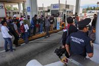 CNTE toma camiones RTP para llegar a liberar caseta de Tlalpan