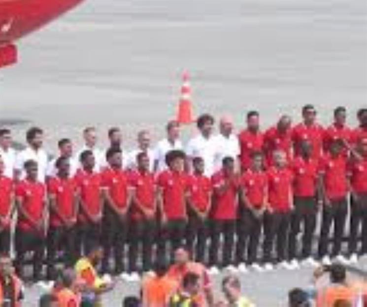 Entre aplausos y banderas despiden a Panam&aacute;