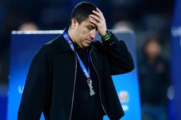 Sale Efra&iacute;n de Pumas