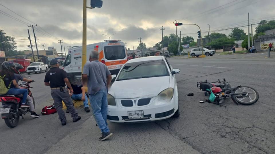 Resulta motociclista herido en incidente vial