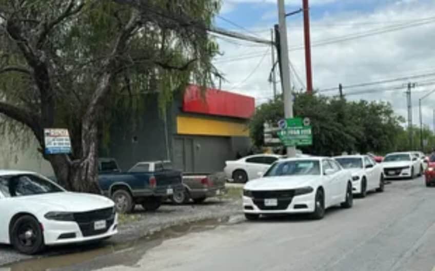 Se lleva a la fuerza a su esposa e hijo