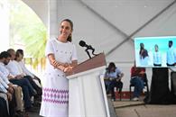 Sheinbaum reacciona a apariciones de expresidentes