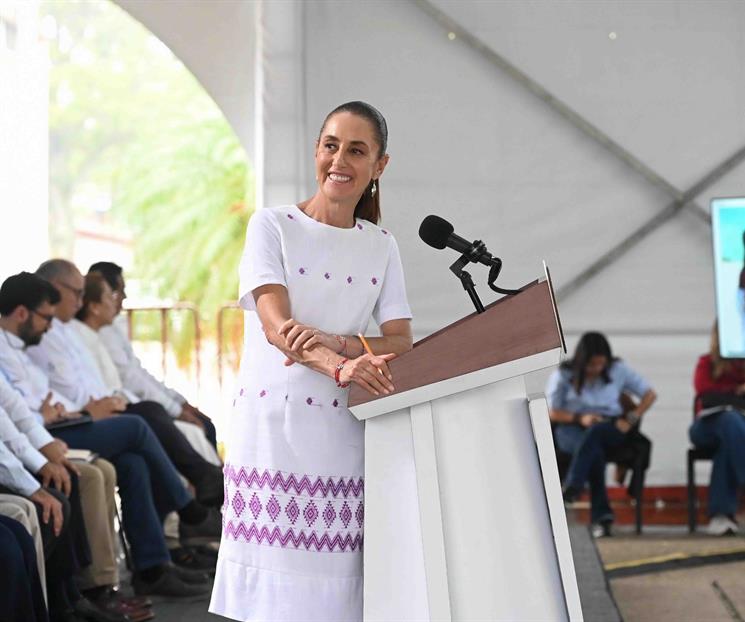 Sheinbaum reacciona a apariciones de expresidentes