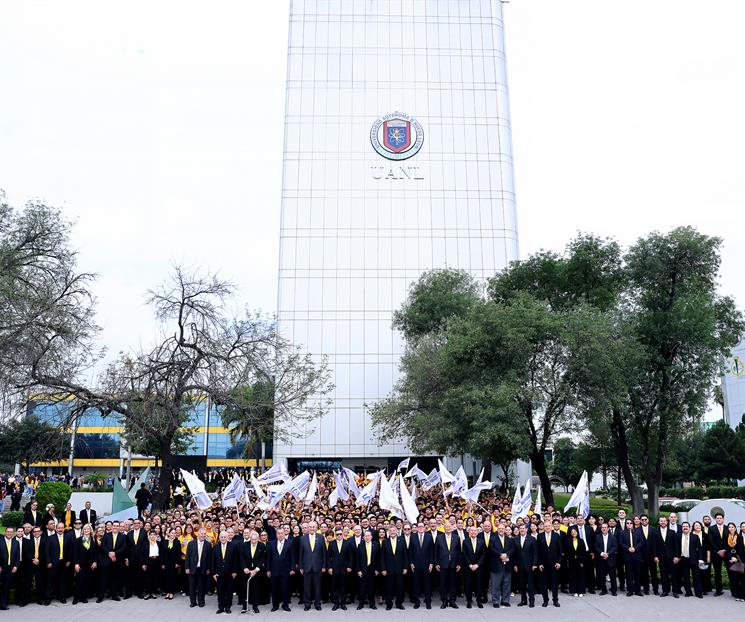 Celebra UANL el 55 aniversario de alcanzar la autonom&iacute;a