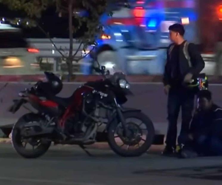 Motociclista se impacta con muro y pierde la vida