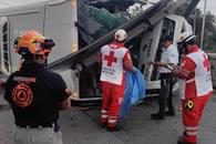 Muere conductor tras volcadura en Escobedo