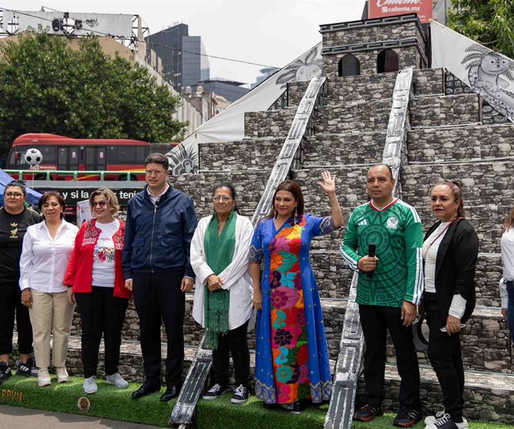 Brugada inaugura la Glorieta Mundialista en Insurgentes Brugada inaugura la Glorieta Mundialista en Insurgentes