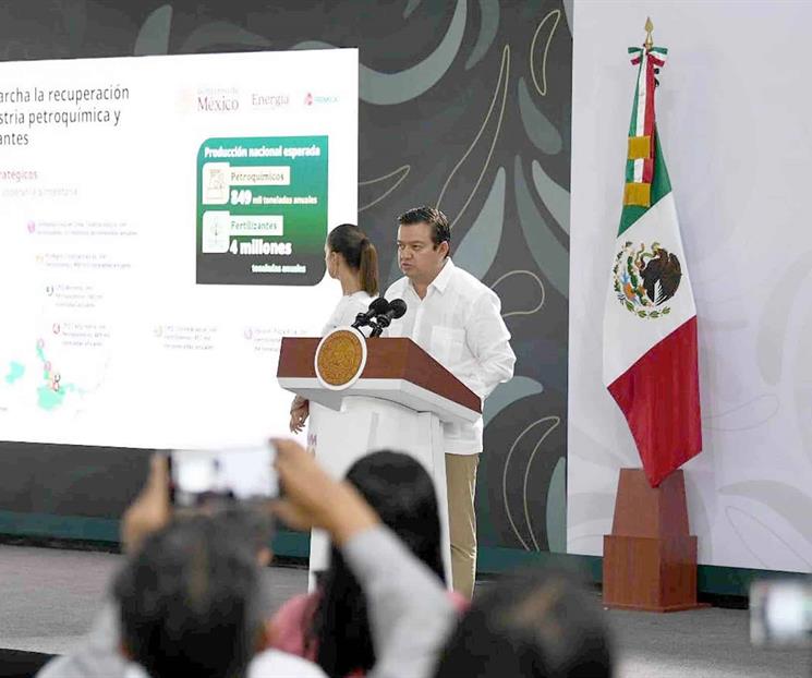 Invertir&aacute; Pemex 93 mil mdp para reactivar petroqu&iacute;mica