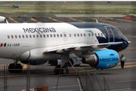 Extrabajadores de Mexicana de Aviaci&oacute;n amenazan con manifestarse