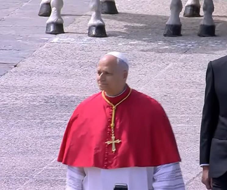 La multitud en Madrid grita Viva el Papa