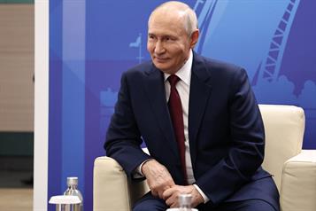 Despliega Ucrania cientos de drones contra Rusia