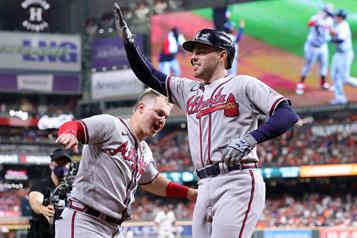 Bravos se mantienen en la cima
