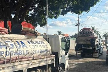 Clausuran toma clandestina de agua en Puebla