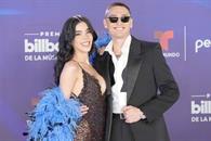 Confirman Kenia Os y Peso Pluma el fin de su relaci&oacute;n