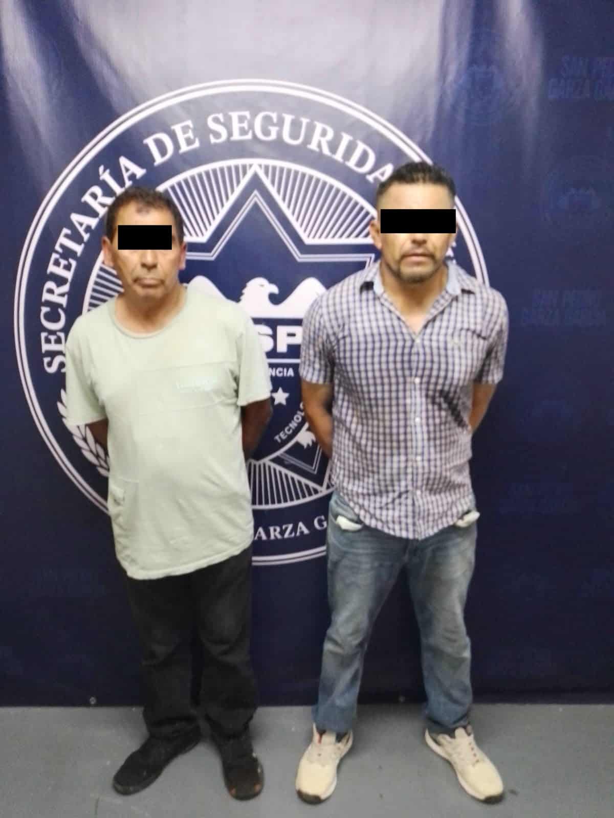 Dos hombres, presuntos responsables de un robo a casa habitaci&oacute;n, fueron arrestados por elementos de la Secretar&iacute;a de Seguridad P&uacute;blica de San Pedro en la Colonia Del Valle.