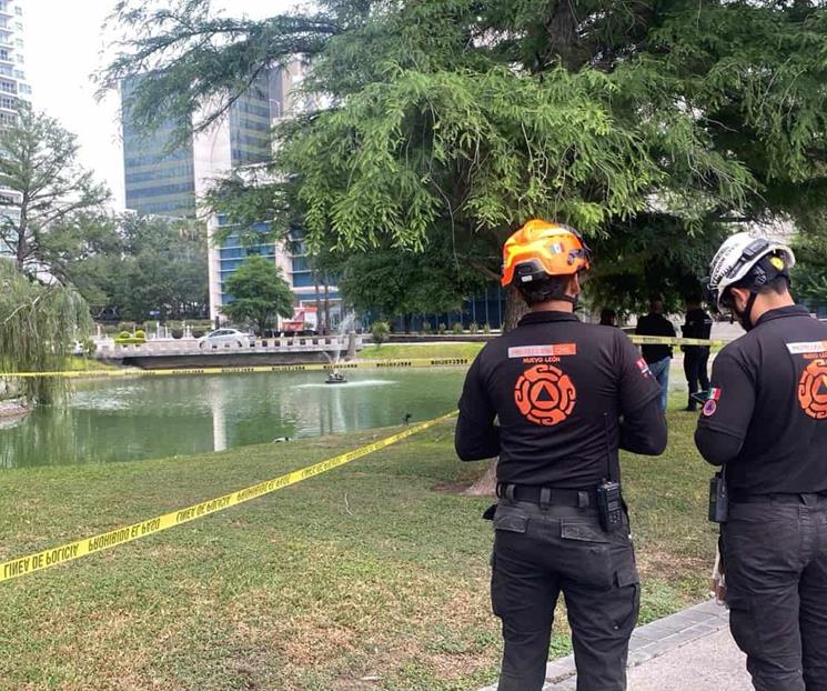 Encuentran el cuerpo de un hombre en lago de las Torres Moradas