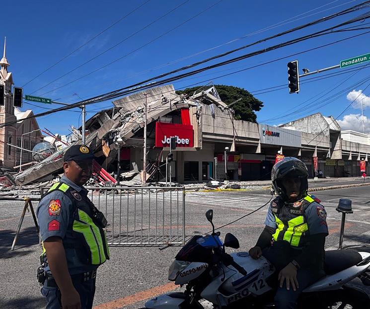 Sacude terremoto de 7.8 al sur de Filipinas