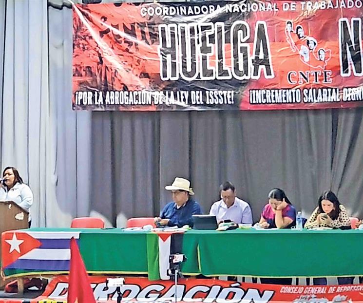 CNTE ratifica demandas y llama a fortalecer el plantón nacional CNTE ratifica demandas y llama a fortalecer el plantón nacional