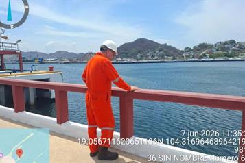 Interpone Semar denuncia por derrame en Manzanillo