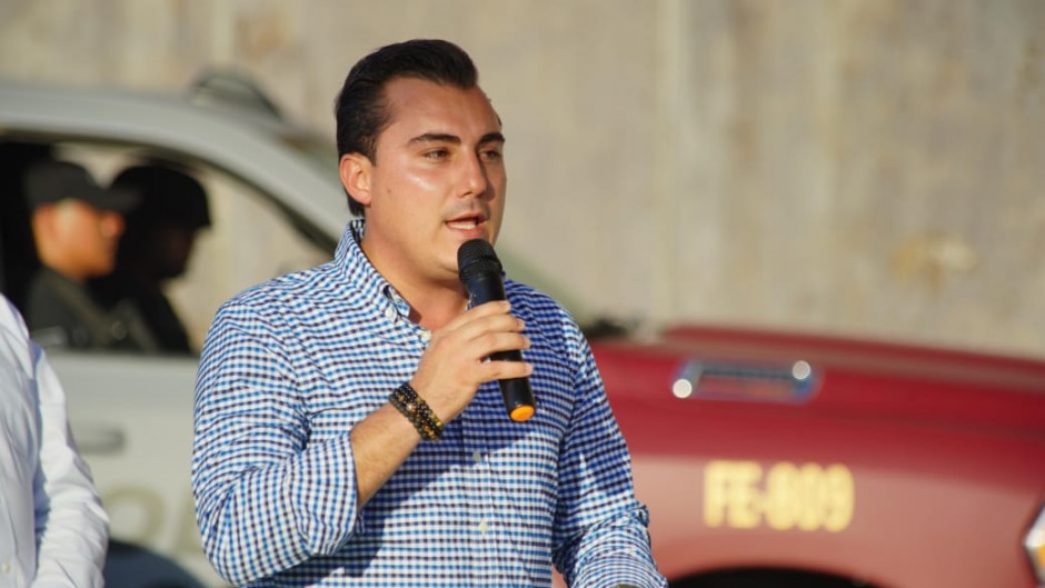 Realiza Garc&iacute;a la &acute;Tercer subasta de la Gente&acute;
