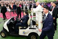 El papa promete cambios en la Iglesia en reuni&oacute;n con v&iacute;ctimas