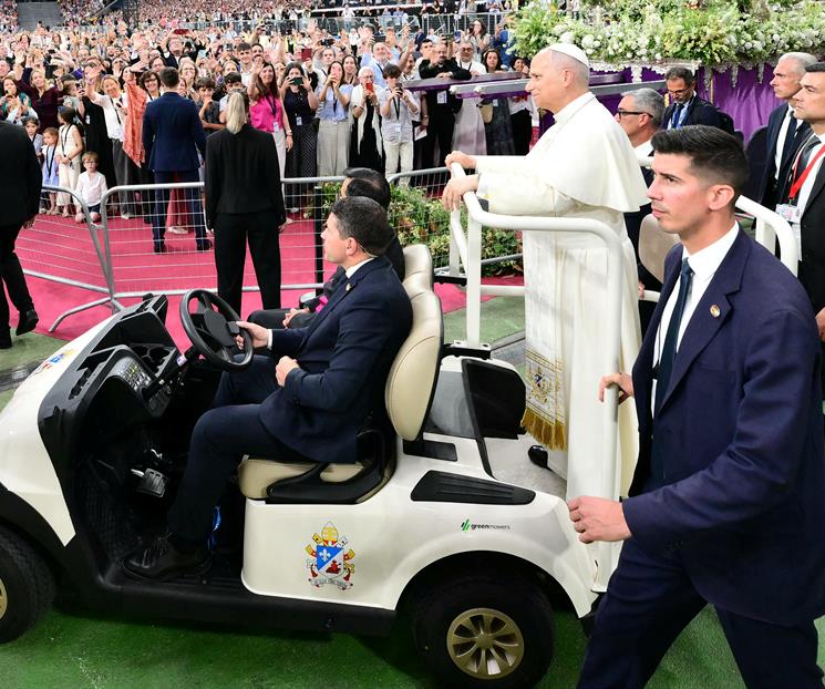 El papa promete cambios en Iglesia durante reuni&oacute;n con v&iacute;ctimas
