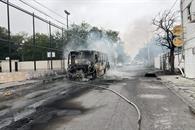 Arde cami&oacute;n de personal