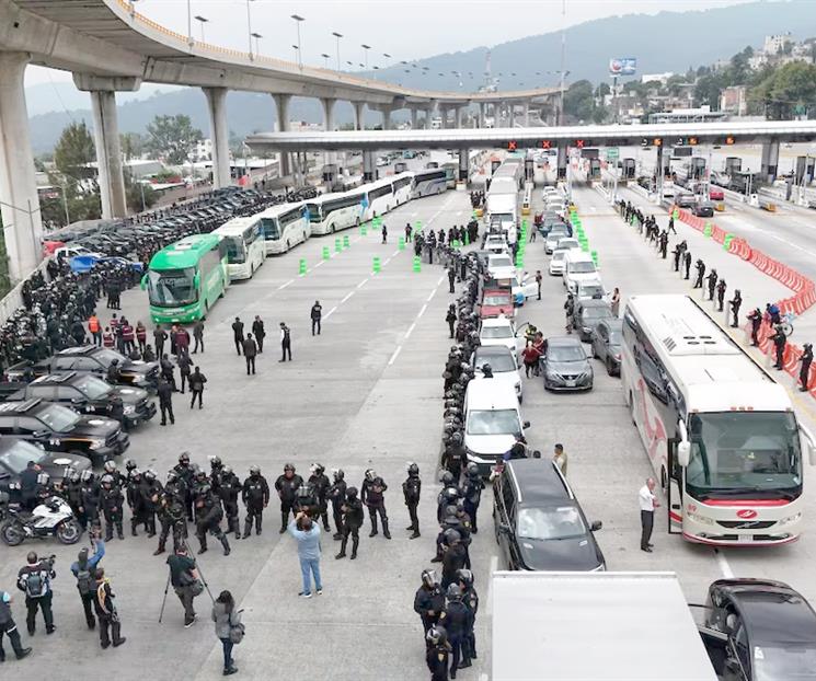 Aseguran explosivos en autob&uacute;s de Ayotzinapa