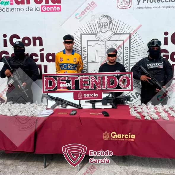 Detienen a motociclistas con armas y droga