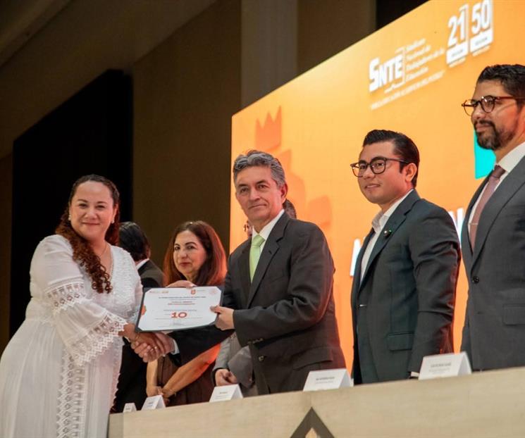 Reconoce Secretar&iacute;a de Igualdad a mil 794 servidores p&uacute;blicos