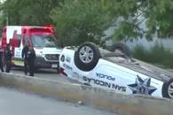 Vuelca patrulla en San Nicol&aacute;s