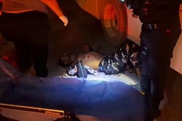 Recibe 11 disparos y vive