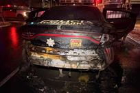 Arde patrulla en el Centro
