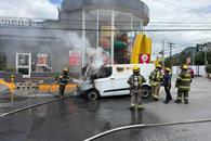 Arde camioneta al sur de Monterrey