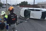 Deja volcadura un herido en SN Deja volcadura un herido en SN