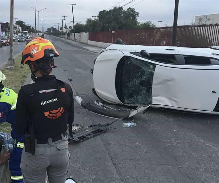 Deja volcadura un herido en SN Deja volcadura un herido en SN