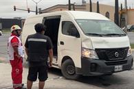Arrolla camioneta a obrero