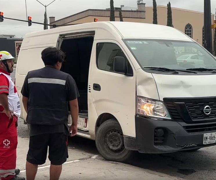 Arrolla camioneta a obrero