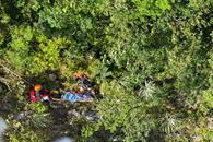 Hallan sin vida en barranco a pareja desaparecida Hallan sin vida en barranco a pareja desaparecida