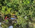 Muere pareja que cae a barranco Muere pareja que cae a barranco