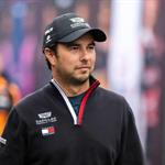 Gana Lewis en Barcelona y Checo queda 14