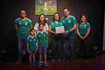 Inaugura Santiago exposici&oacute;n &acute;El juego que nos une&acute;